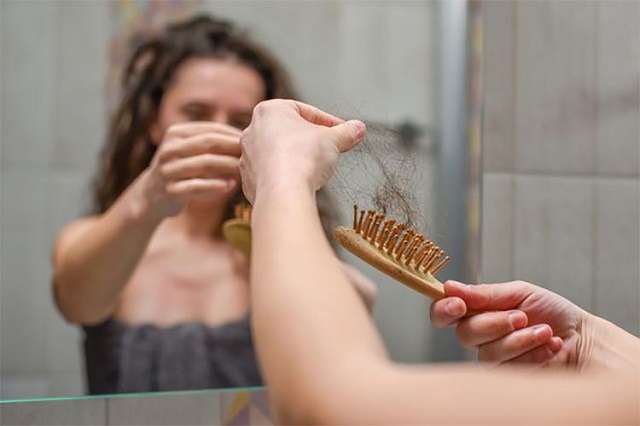 Mơ người khác rụng tóc chốt liền con số 84, 65 Mơ người khác rụng tóc chốt liền con số 84, 65