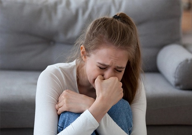 Mơ thấy mình khóc thầm là điềm gì Mơ thấy mình khóc thầm là điềm gì