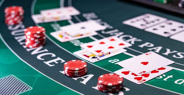 Sau khi có điểm thực, bạn có thể điều chỉnh mức cược để tận dụng được lợi thế từ những lá bài