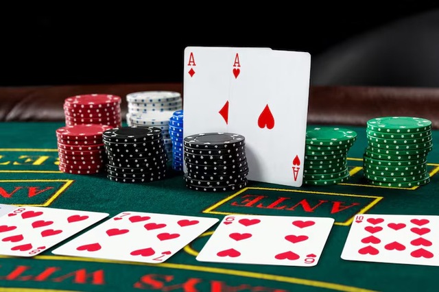 Cách chơi poker là như thế nào? Chiến thuật hay dành cho người mới