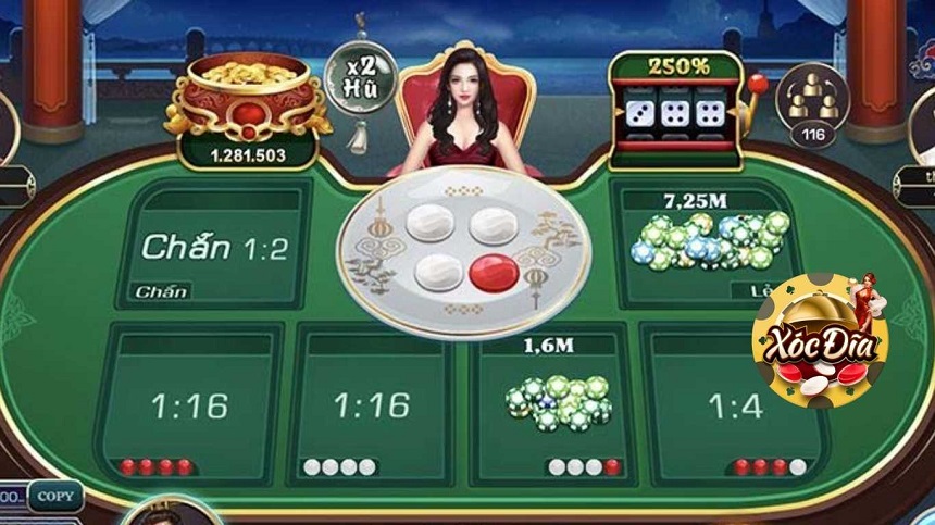 Người chơi trải nghiệm game xóc đĩa trên smartphone