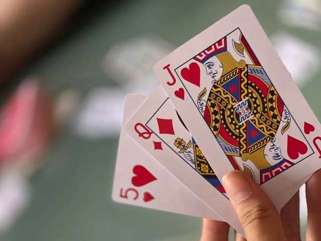 Bài ba tây có nhiều cách gọi tên khác nhau tùy thuộc vào mỗi vùng miền
