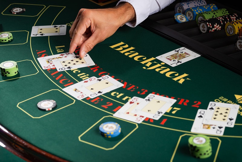 Hướng dẫn tham gia Blackjack chi tiết cho tân thủ